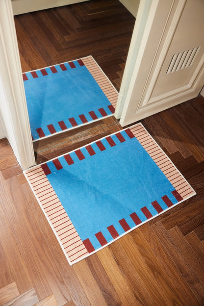 Casa Rolio Blueberry Night Bath Mat - Designer bath mats in dynamic colors, featuring absorbent fabric and durable rubber backing