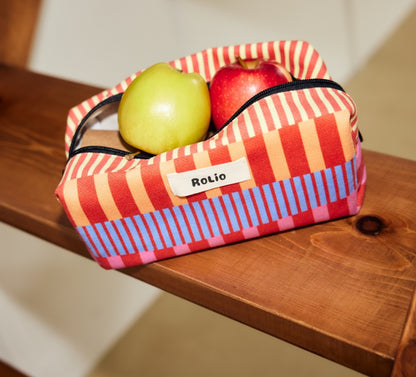 Dekonstruierte Waschtasche mit Print